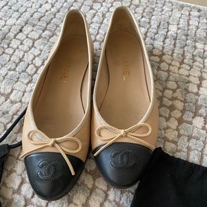 CHANEL ballet flats